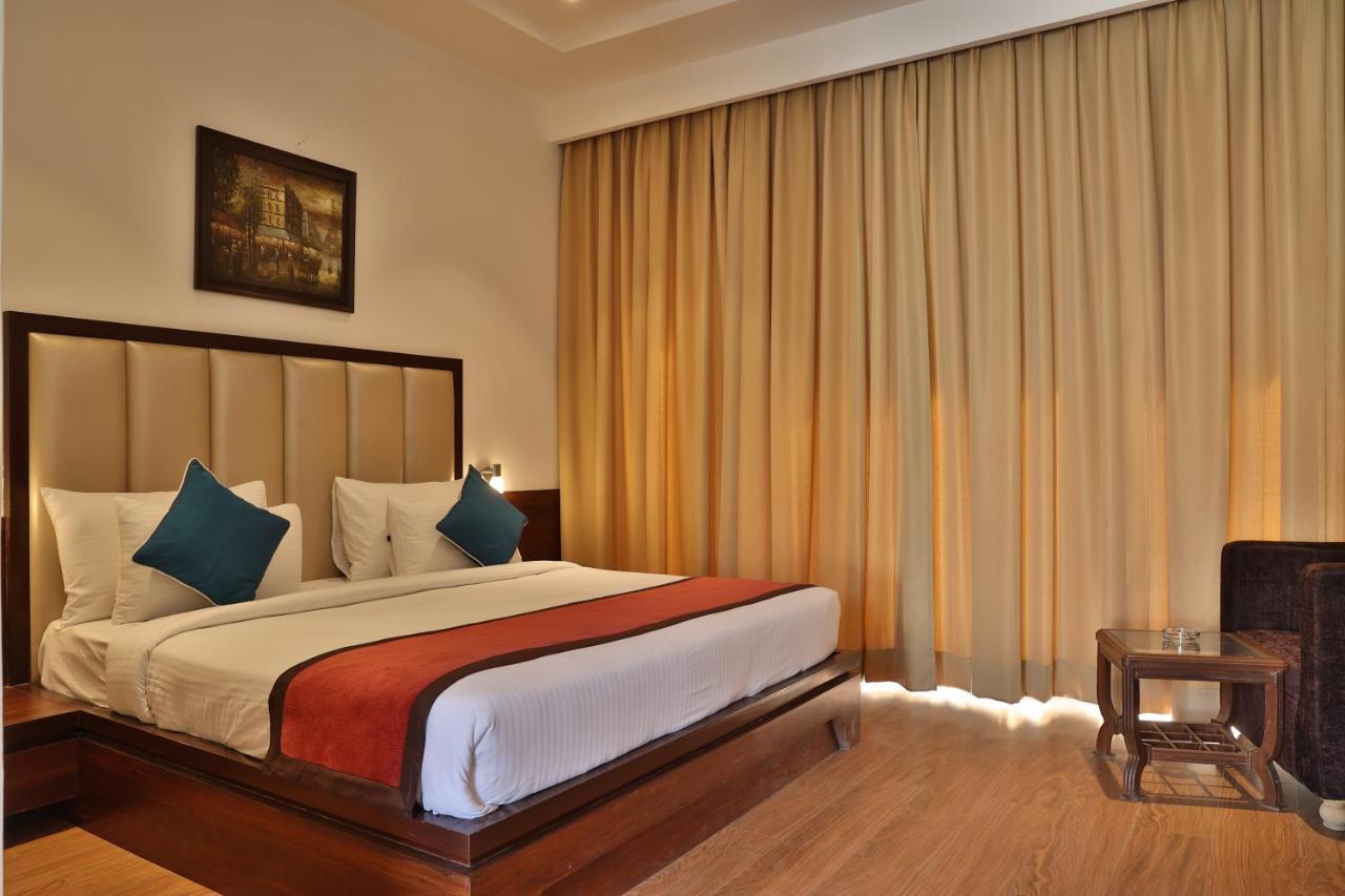 Mannat Resort Paota Prāgpura Esterno foto