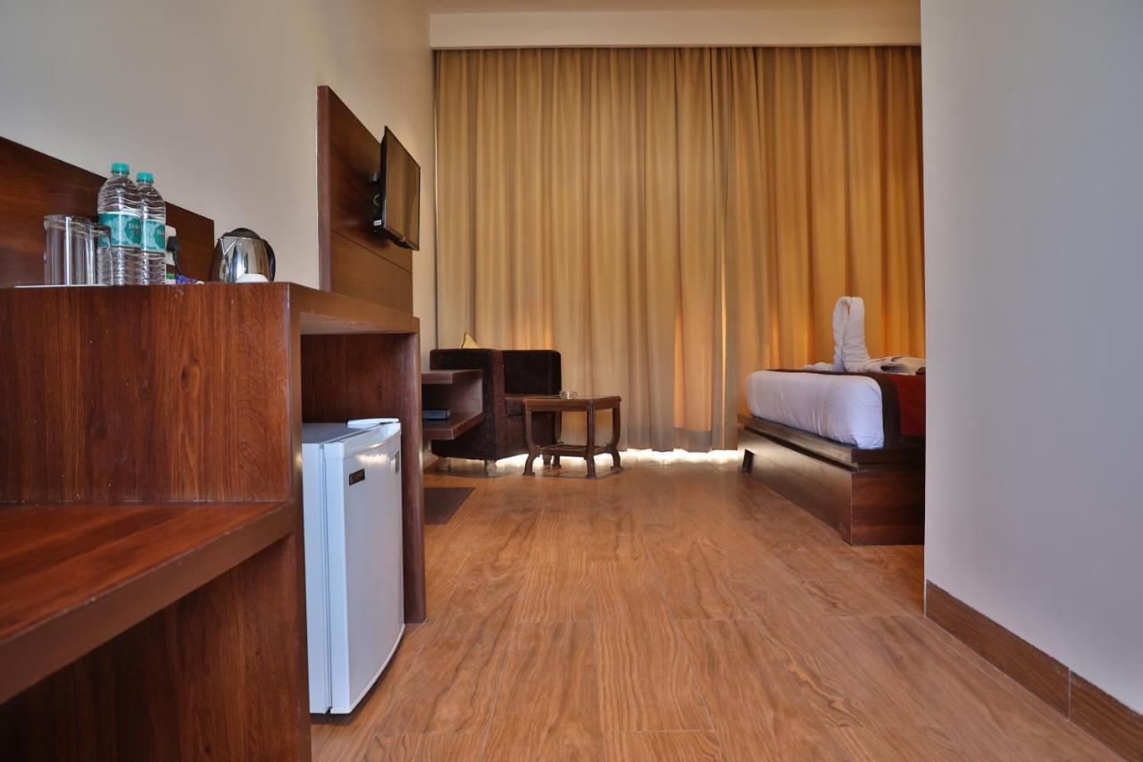 Mannat Resort Paota Prāgpura Esterno foto