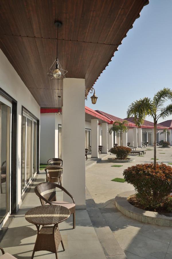Mannat Resort Paota Prāgpura Esterno foto